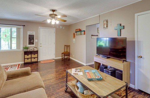 Harriet House | Charming Harriet Getaway w/ Fire Pit!