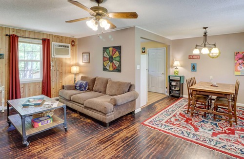 Harriet House | Charming Harriet Getaway w/ Fire Pit!