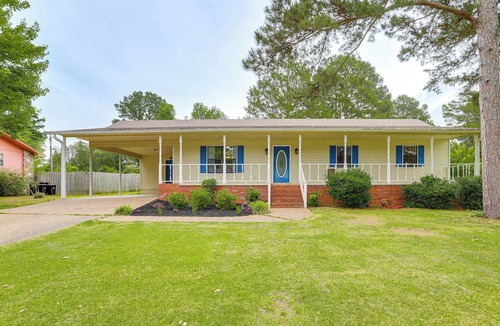 Heber Springs House | Charming Heber Springs Home w/Deck & Fire Pit!