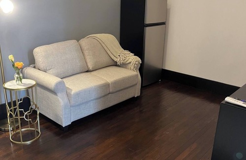 Marshall Apartment | Charming hotel suite with AC and WiFi in serene downtown Marshall, TX