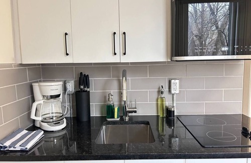 Sandy Hill Apartment | Charming loft in Sandy Hill – Near U Ottawa