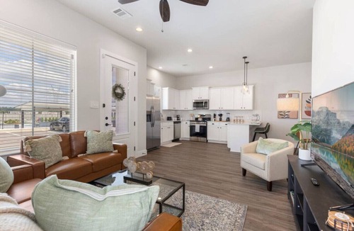 Magnolia House | Charming Magnolia Retreat - Clubhouse & Gym Access