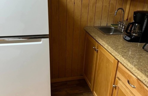 Osceola Apartment | Charming Micro Cabin 4 in the heart of the Ozarks