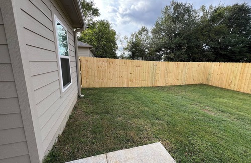 Beebe House | Charming private 1-bedroom with privacy fence backyard shared bathroom