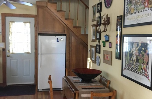 Gimli House | Charming Private Year Round Cottage, close to all amenities