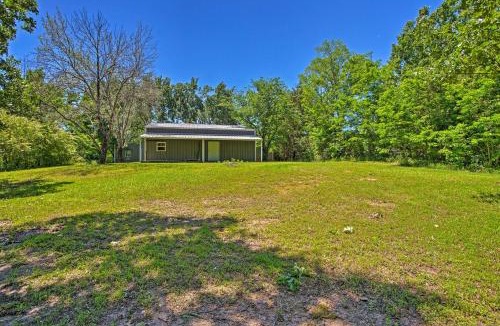 Quitman House | Charming Quitman Cabin < 2 Miles to Lake Fork