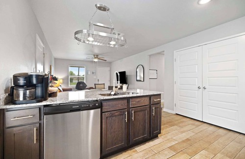 Fort Smith House | Charming Stay 2BR Duplex WorkSpace NearAttractions