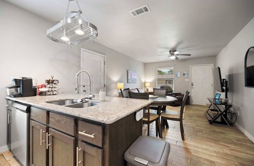 Fort Smith House | Charming Stay 2BR Duplex WorkSpace NearAttractions