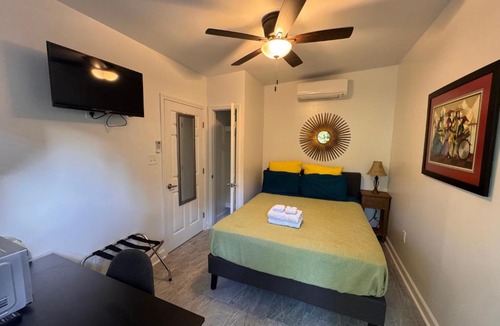 Faubourg Delachaise Apartment | Charming Studio Cabin under Oak tree 2 mins walk to Magazine quiet neighborhood