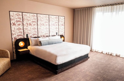 Old Montreal Hotel | Charming Suite Perfect for Romantic Escapes in Old Montreal & Underground City!