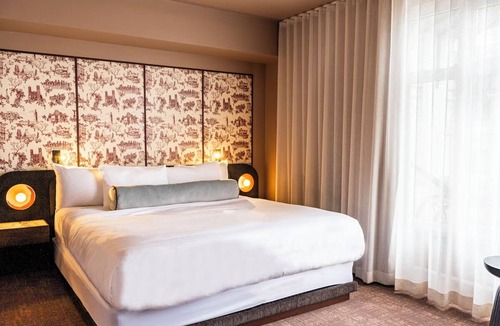 Old Montreal Hotel | Charming Suite Perfect for Romantic Escapes in Old Montreal & Underground City!