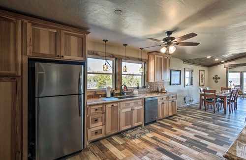 Canyon Cottage | Charming Texas Home w/Stunning Canyon Views!