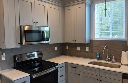 Lafayette House | Charming Townhome with WiFi and King Bed in Lafayette
