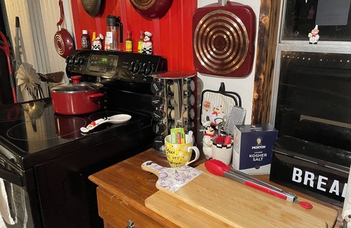 Huntsville House | Charming waterfront Bunkhouse Along Harmon Creek