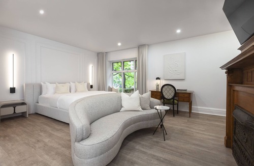Downtown Montreal Hotel | Chateau Versailles
