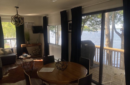 Roseneath Cottage | Cheerful two bedroom cottage on beautiful Rice Lake waterfront
