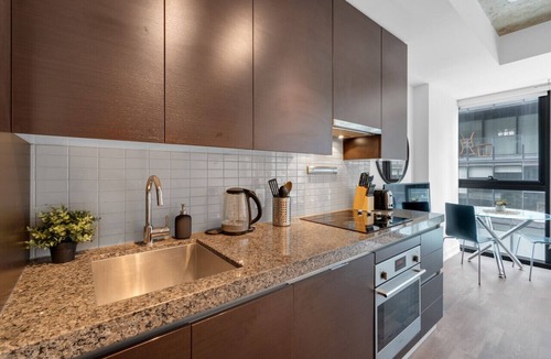 Wellington Place Hotel | Chic 1BR - Lively King West - Downtown