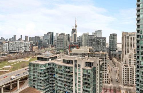 Fort York Apartment | Chic 1BR Patio Suite Scenic CN Tower View