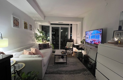 Wellington Place Condo | Chic 2 Bed & 2 Bath in the Fashion District
