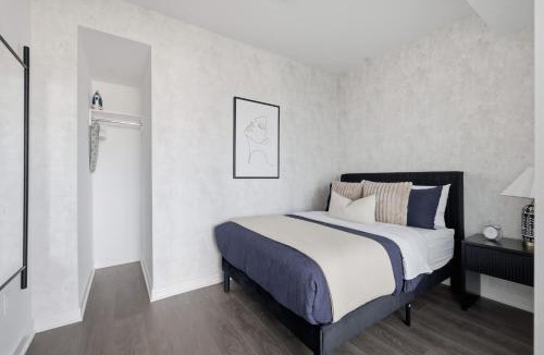 The Queensway Apartment | Chic 2BR Retreat Modern Comfort and Prime Location