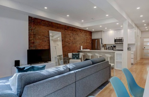 Milton Park Apartment | Chic 4BR Plateau Haven | Heart of Montreal