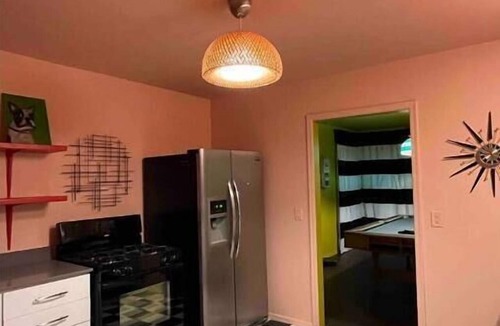Lincoln Terrace House | Chic 50s Time Capsule Downtown/OU Med/OK Capitol