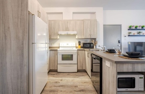 Griffintown Apartment | Chic and Spacious 3 Bedrooms in Griffintown