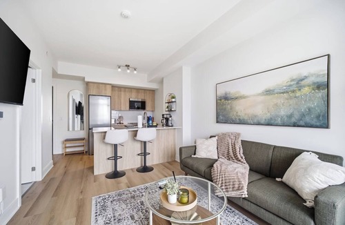 Kitchener Apartment | Chic Condo | 1BR w/City View | Gym, Pool, Bowling