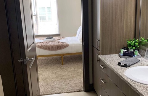 Memorial Apartment | Chic Double Master 2BR 2BA │ Houston with pool (Pet Friendly)