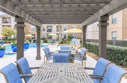 Egypt Apartment | Chic Magnolia 1BR Pool Gym Near Lake Conroe