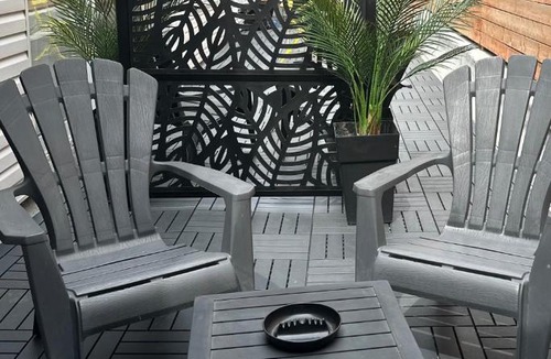 La Petite-Patrie Apartment | Chic Plaza St-Hubert Apt 2BR 2BA
