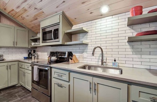 South River City House | Chic SoCo Studio | Balcony + Walkable Austin