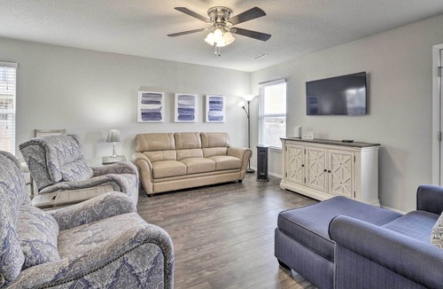 Springdale House | Chic Springdale Abode w/ Community Amenities