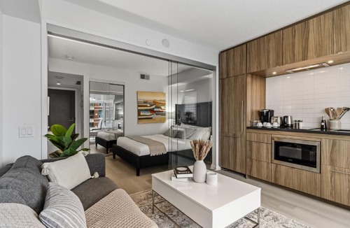 Bloor-Yorkville Apartment | Chic Yorkville 1BR Suite