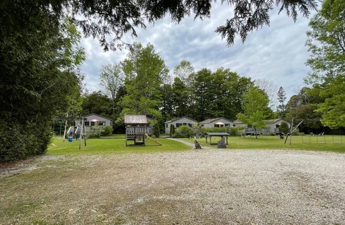 Hope Bay Cottage | Chickadee-Cedar Garden Cozy Cottage #3