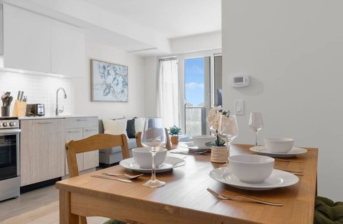 Garden District Hotel | City Center - Walkable 2BR - 5 min to Eaton Centre