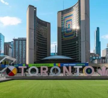 Financial District House | City Centre Suite, Steps to UofT, TMU, Yonge-Dundas Square