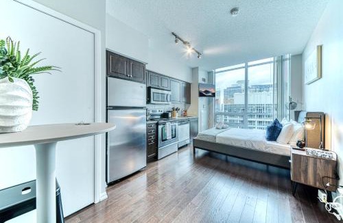 Fort York Apartment | CityLite Studio Stay in Toronto - DT