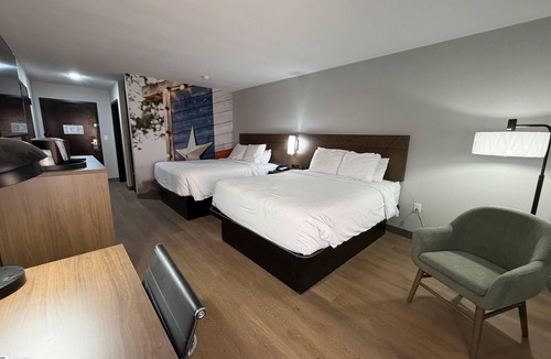 Dallas Hotel | Clarion Pointe Addison - Dallas North