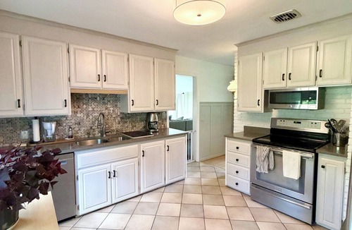 Pittsford House | Clean and Convenient 4-bedroom house in Pittsford!
