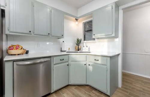 Moore House | Clean and Updated Home in Moore with Bonus Room