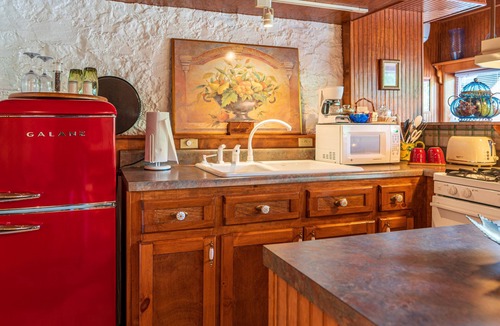 Eureka Springs Historic District Bed & Breakfast | Cliff Cottage Inn - Downtown Bed & Breakfast