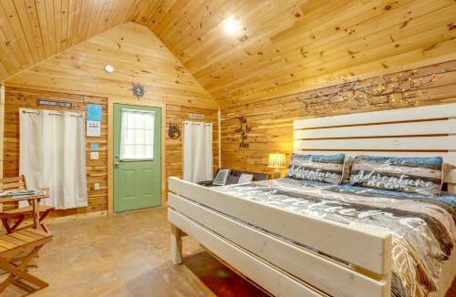 Newnata Apartment | Close to Blanchard Caverns! Nature-Centric Cabin