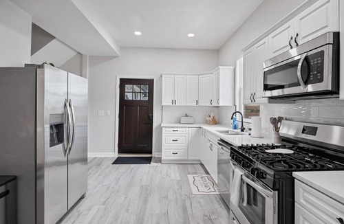 Omaha House | Close to Everything Omaha - Spacious 5BR Retreat