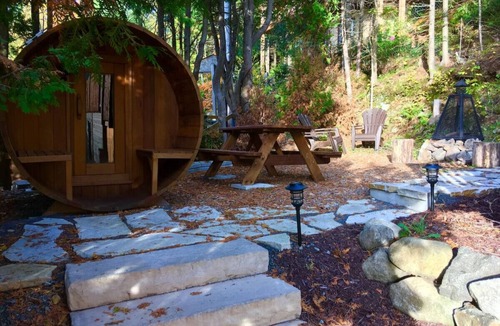 Sainte-Lucie-des-Laurentides Ski Chalet | Cottage on Sarrazin lake - Panorama du lac