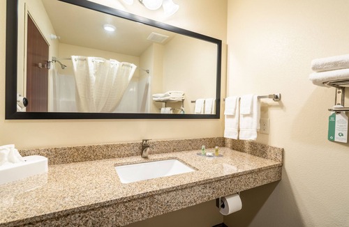 Cozad Hotel | Cobblestone Hotel & Suites - Cozad