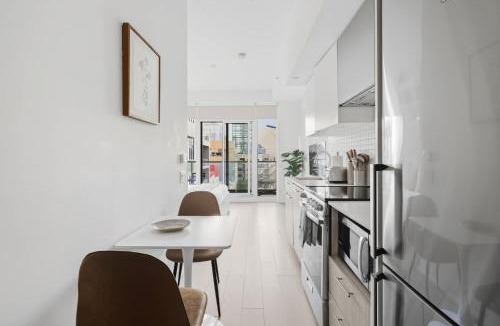 Garden District Apartment | Coffee Mornings & City Skylines Toronto Studio