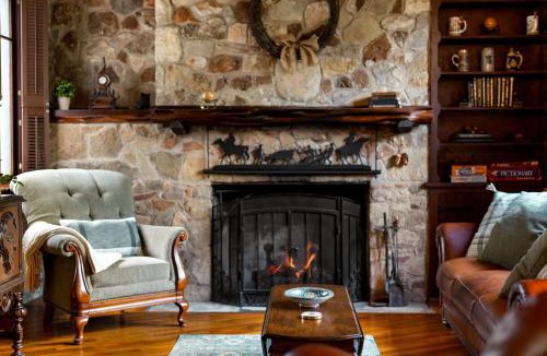 Buda House | Cole Springs Historic Cottage