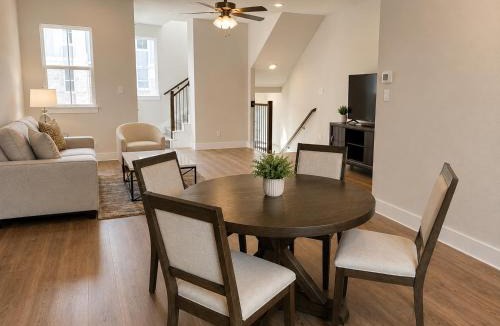 Plano Villa | Collin Creek Executive Residences