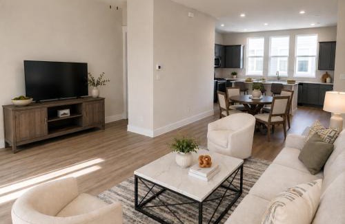 Plano Villa | Collin Creek Executive Residences